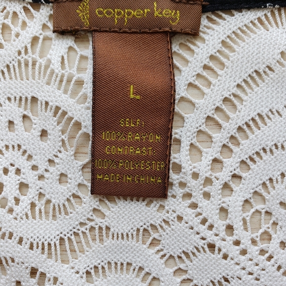 Copper Key Black and White Blouse - Picture 3 of 4